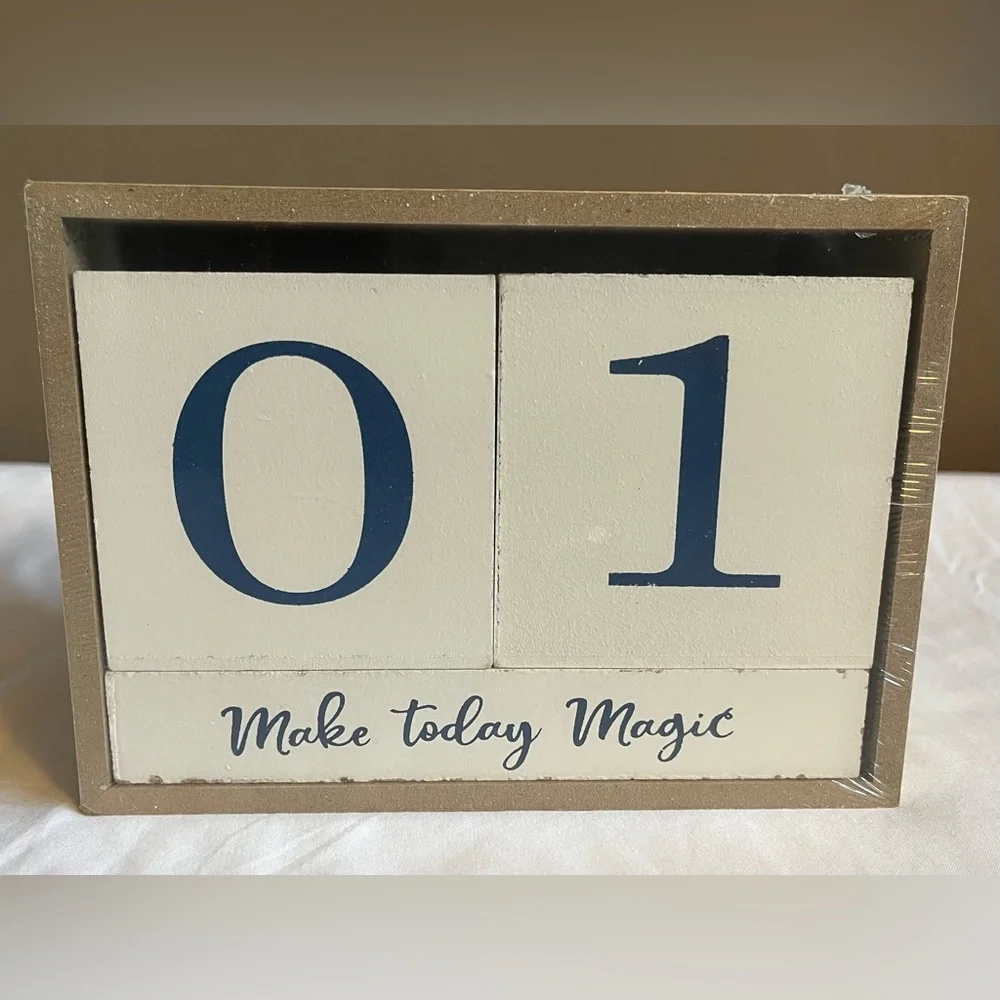 Retro Desktop Block Calendar 